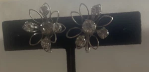 Vintage Bugbee Niles BN Silver Rhinestone Earrings Screw Back Clip On Signed - Picture 1 of 7