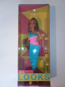 Mattel Barbie Signature Looks #15 Doll - Picture 1 of 3