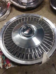 SET OF 3 16IN LINCOLN HUBCAPS VINTAGE AUTO PART 1960'S ON USED AND NEW2 - Picture 1 of 1