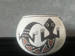 Emma Lewis Acoma Native American Indian Polychrome Lizard Pottery