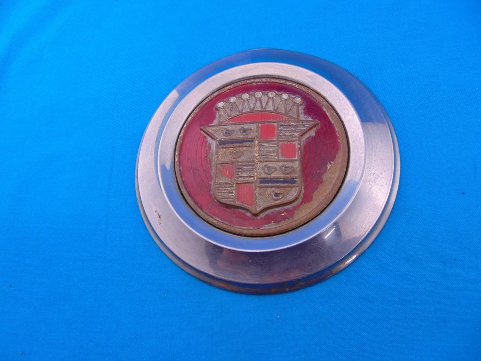 1941 1942 Cadillac Fender Skirt Emblem Part Series 60 62 75 Missing Mounting Bar - Image 1 of 4