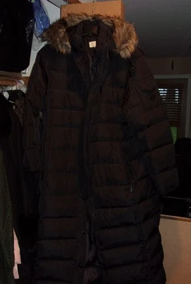 MICHAEL KORS CASACO ACOLCHOADO PESADO COMPRIMENTO TOTAL COM CINTO - Imagem 1 de 3