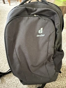 Deuter Giga Backpack Daypack Black two tone all zips work excellent condition - Picture 1 of 2