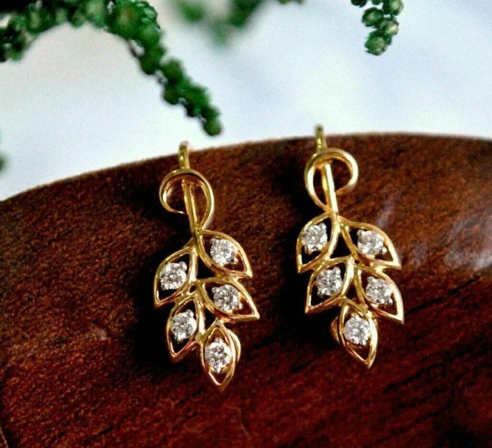 Encantador pendiente colgante/gota chapado en oro amarillo de 14 k diamante simulado redondo de 3 quilates Foto 1 de 4