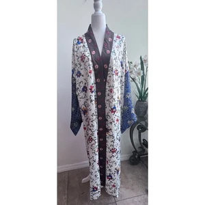 Beautiful Embroidered Floral Beige Satin Kimono Cabernet Couture Women's Size XL - Picture 1 of 7