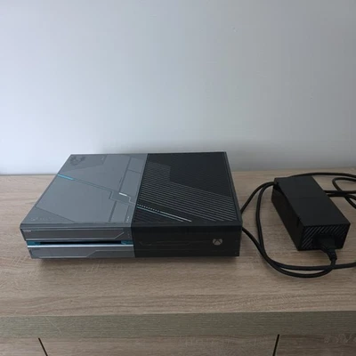 Xbox One Halo 5 Guardians Limited Edition 1TB Console & power cable only - Image 1 of 4