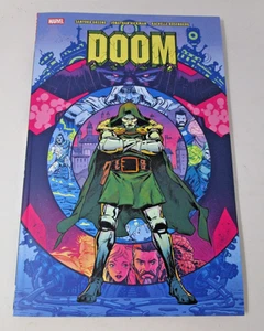 DOOM Treasury Edition 2025 - Hickman / Stevenson Marvel Comic Paperback Oversize - Foto 1 di 4
