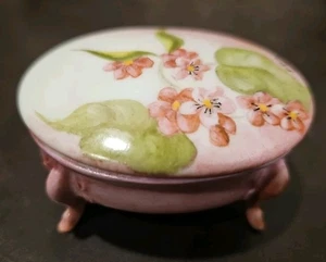 Vtg Porcelain Footed Oval Trinket Box Hand Painted Pink Flowers - Picture 1 of 7