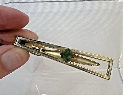 Green Jade Stone and Gold Tone Vintage Triangular Tie Bar Clip fancy design - Image 1 of 4