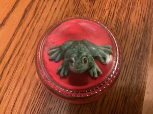 "Pisapapeles de vidrio Frog Dome transparente con rana verde 3"" redondo" - Imagen 1 de 5