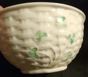 Trébol Belleek Trébol Baratija Tazón Trébol Irlandés Irlanda 5.25"x2.75" - Imagen 1 de 11