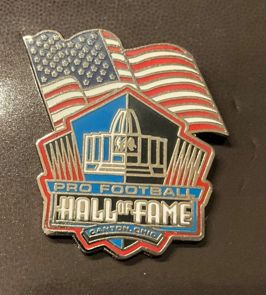Prendedor de coleccionista con logotipo del Salón de la Fama del Fútbol Profesional Bandera Americana Foto 1 de 1