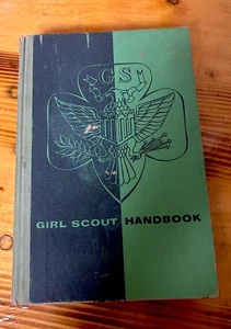 Vintage 1955 Das Pfadfinderhandbuch grün Hardcover gebraucht - Bild 1 von 10