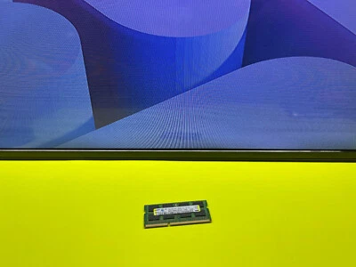 Samsung 2GB PC3-8500S DDR3-1066MHz SODIMM Memory M471B5673FH0-CF8 - Image 1 of 3