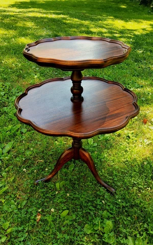 ANTIQUE/VINTAGE MAHOGANY TWO TIER PIE CRUST EDGE TABLE Cover