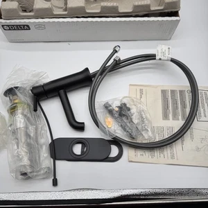 Delta Trinsic Triasic Single Handle Lav. with pop-up drain 559LF-BLMPU - Picture 1 of 4