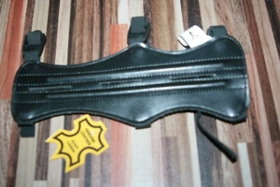 3 Straps Archery Arm Guard Unisex Size 22cm Long x 8cm - Hunting Arm Guard PU  - Image 1 of 4