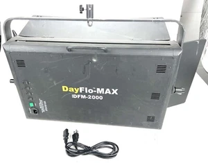 Dayflo-Pro DFM-2000 Fluorescent Studio Photography Light Continuous Barn - READ - Picture 1 of 8