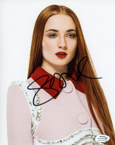 SOPHIE TURNER SIGNED 8X10 PHOTO ACOA Cover