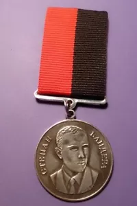 Medalla Stepan Bandera Ucrania insignia de pecho OUN UPA plata - Imagen 1 de 4