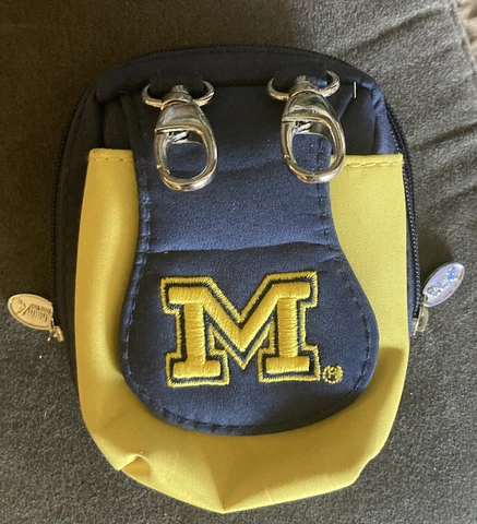 Michigan Wolverines Embroided Mini Purse/ID Wallet With 3 Pockers For Storage! Cover