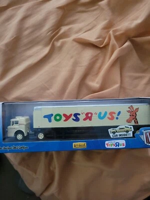 m2 machines auto haulers toys r us 1960 ford c600 and 1970 ford mustang boss 302 - Image 1 of 2