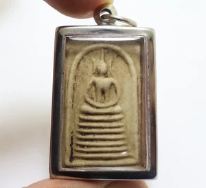 PHRA SOMDEJ TOH GATECHAIYO WAT RAKANG MEDITAZIONE THAI REALE 1995 AMULETO CIONDOLO 1 - Foto 1 di 7