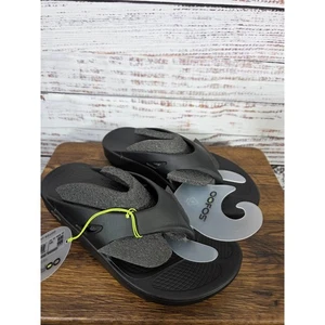 OOFOS Original Black Sandals NWT size M6 W8 - Picture 1 of 5