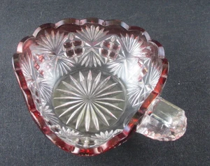 1890S EAPG RUBY STAIN MAJESTIC TRI CORNER HANDLED OLIVE DISH CLEAR GLASS 5.75IN - Picture 1 of 4