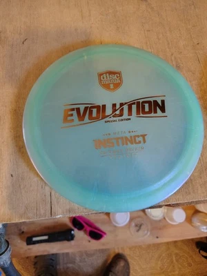 Discmania Evolution Special Edition Meta Instinct 171g Blue W/Gold Foil - Image 1 of 4