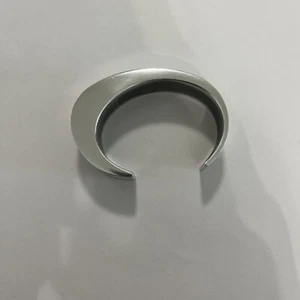 Vtg. 1989 D. Katz anodized aluminum asymmetrical mod bracelet —(J) - Picture 1 of 11
