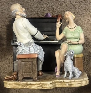 Estatuilla musical italiana vintage de porcelana Pucci Capodimonte - Imagen 1 de 1