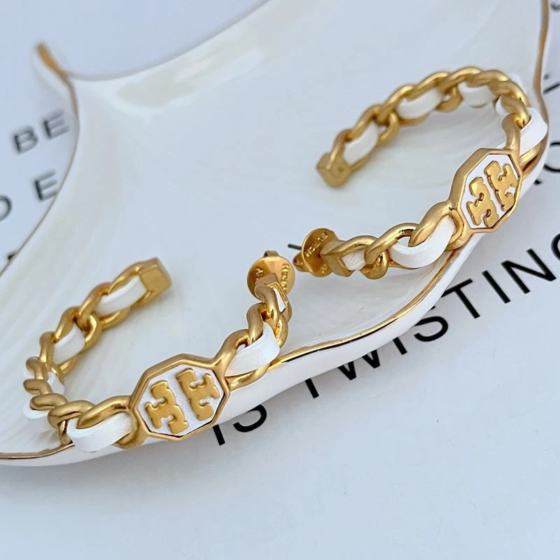 NOVO Brincos de Argola com Logotipo Tory Burch Ouro Branco Corrente Designer Joias - Imagem 1 de 4