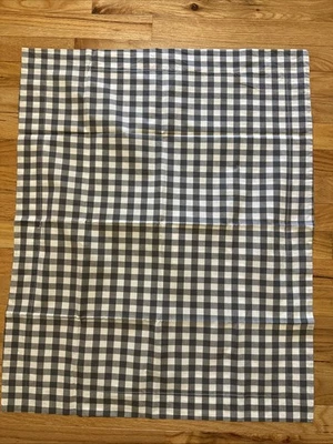 Almohada Pottery Barn Kids tamaño estándar farsa gris carbón cuadros búfalo Foto 1 de 4