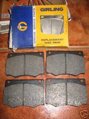 Plaquettes de frein NEUVES - CONVIENT : FORD CORTINA MK3 ESTATE 2000cc et TAUNUS (1970-76) - Photo 1/3