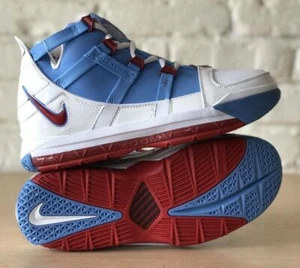 Nike Zoom LeBron 3 QS HOUSTON OILERS BLU BIANCO ROSSO AO2434-400 taglia 6,5 uomo retrò - Foto 1 di 11