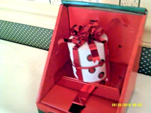 KURT ADLER -2023-WHITE GIFT BOX WITH POLKA DOTS CHRISTMAS STOCKING HOLDER - Picture 1 of 5