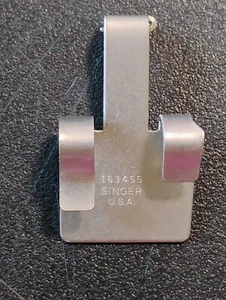 Singer Part 163455 Chain stitch tread guide - In excellent condition. - Picture 1 of 2
