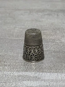 Antiguo JA Henckels Alemania Plata Esterlina Floral Dedal Talla 10 De Colección - Imagen 1 de 10