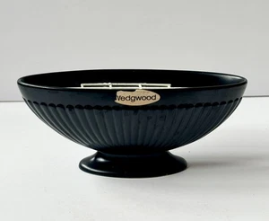 Vintage Wedgwood Black Small Mantle Vase 18cm Matt Basalt Ribbed Oval & Sticker - Picture 1 of 17
