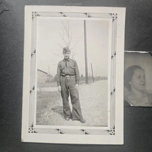 Bellissimo soldato prima guerra mondiale uomo esercito uniforme spacche cappello furlow vintage istantanea FOTO - Foto 1 di 3