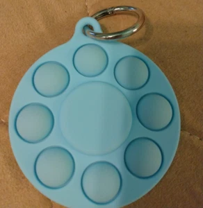 Blue pop it fidget Air Tag holder cover keychain New Silicone - Photo 1 sur 4