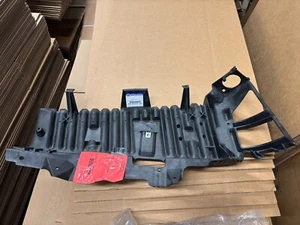 Wheel House Bracket Right Mopar 55078134AG - Picture 1 of 4