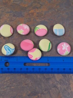 lot LILLY PULITZER FABRIC covered metal buttons set of 9 w/ shank 7/8 inch wide - Image 1 of 4