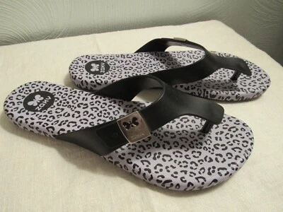 zaxy flip flops black / gray animal print sandal thongs size 8 - Image 1 of 4
