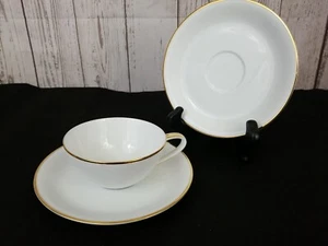 RC Nippon Toki Kaisha 1-Tea Cup and 2-Saucers White w/Gold Trim Wonderful Vtg - Imagen 1 de 12