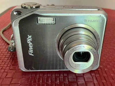 Fujifilm FinePix V10 Digital Camera Silver  w/ Battery & (No Charger) - Image 1 of 4