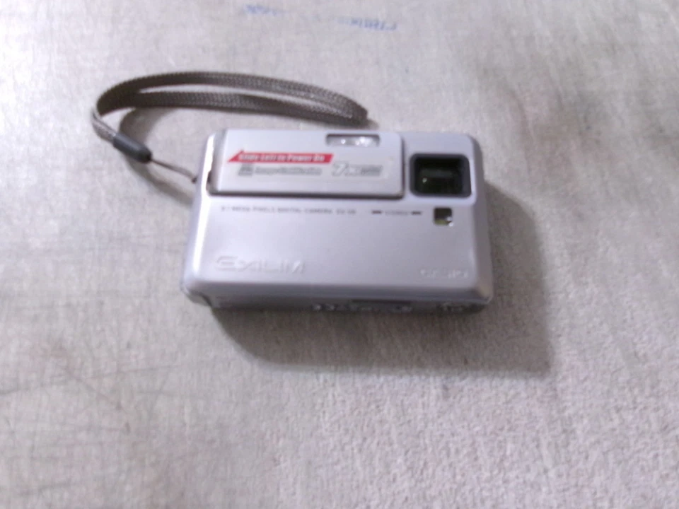 CASIO  EXILIM  EX - V8  8.1  MP  DIGITAL  CAMERA ~ NOT  TESTED - Image 1 of 4