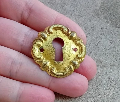 ENTRÉE DE CLÉ SERRURE ANCIENNE EN  LAITON DE MEUBLE, COFFRE...  N°46D - Photo 1/4