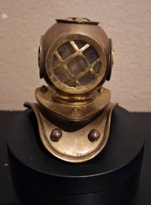 黄铜迷你海洋潜水员头盔复制品 3.5 英寸家居装饰二手复古 — 第 1/4 张图片